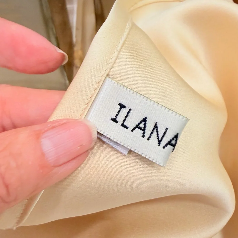 Ilana Wolf NWT Cream Satin Evening Wrap w/ Silk Flower Embellishment. Gorgeous! - Picture 10 of 16